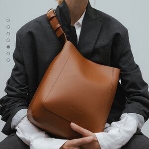 Everlane Cognac Brown Leather The Form Bag Purse Italian Made Preowned